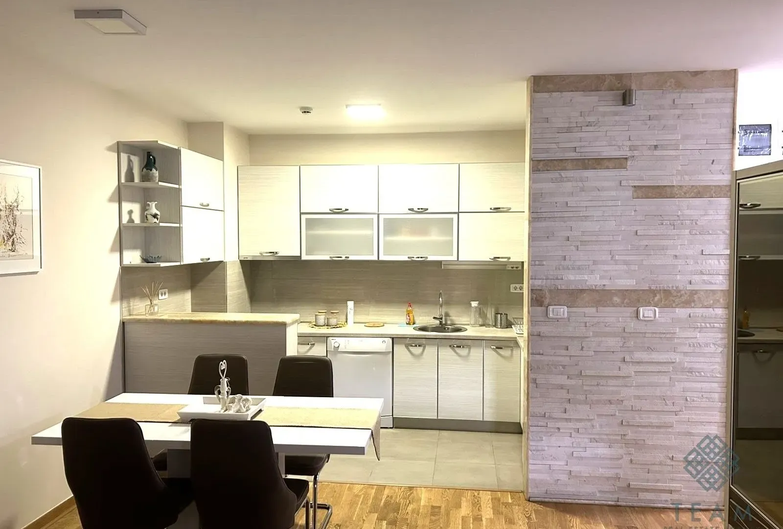 Izdavanje, dvosoban stan, 64m², City Kvart, Podgorica