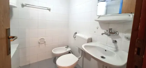 Izdavanje, dvosoban stan, 73m², Makedonsko naselje, Bar - image 11