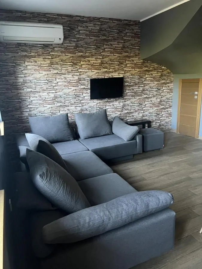 Prodaja, četvorosoban stan, 73m², Mišeluk, Petrovaradin