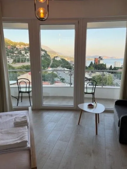 Izdavanje, garsonjera, 30m², Sutomore, Bar