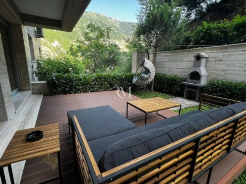 Rent, one bedroom apartment, 53m², Škaljari, Kotor