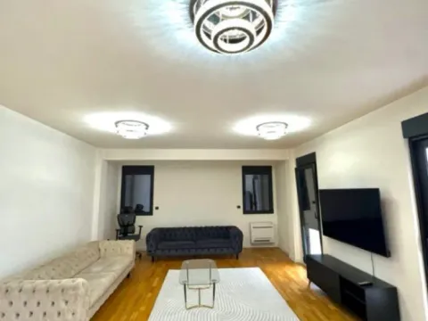 Izdavanje, dvosoban stan, 100m², Tološi, Podgorica - image 10