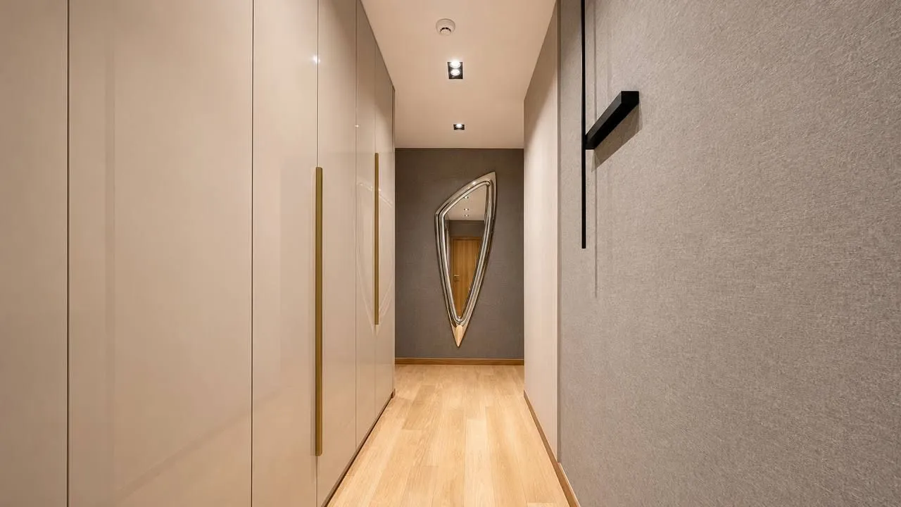 Izdavanje, trosoban stan, 142m², Centar, Budva