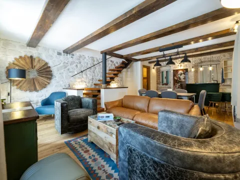 Prodaja, kuća, 183m², Muo, Kotor - image 12