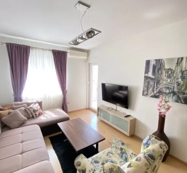Izdavanje, dvosoban stan, 71m², City Kvart, Podgorica
