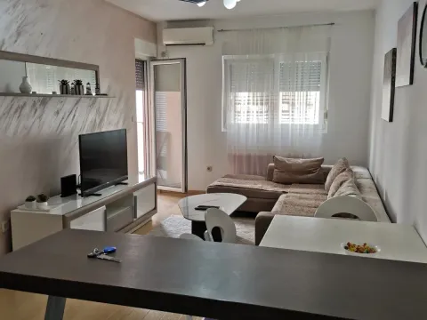 Izdavanje, jednosoban stan, 46m², City Kvart, Podgorica - image 6