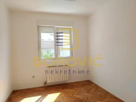 Sale, four bedroom apartment, 117m², Savski Venac, Beograd - image 11