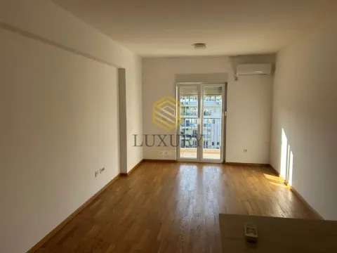 Rent, two bedroom apartment, 65m², Stari Aerodrom, Podgorica - image 5