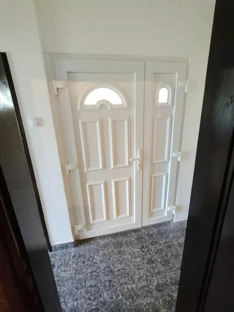 Izdavanje, četvorosoban stan, 80m², Čukarica, Beograd