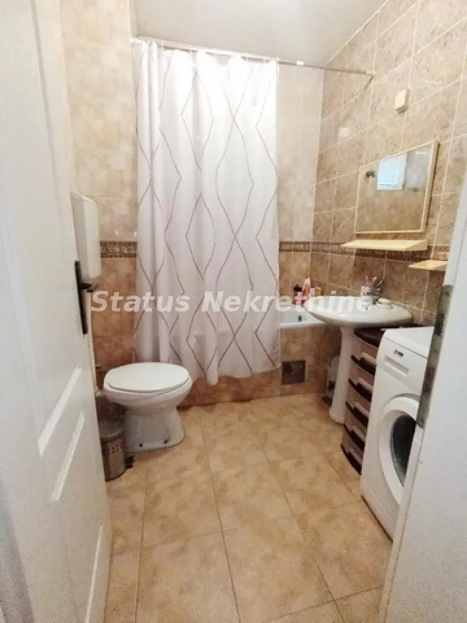 Izdavanje, dvosoban stan, 49m², Socijalno, Novi Sad Sve Podlokacije
