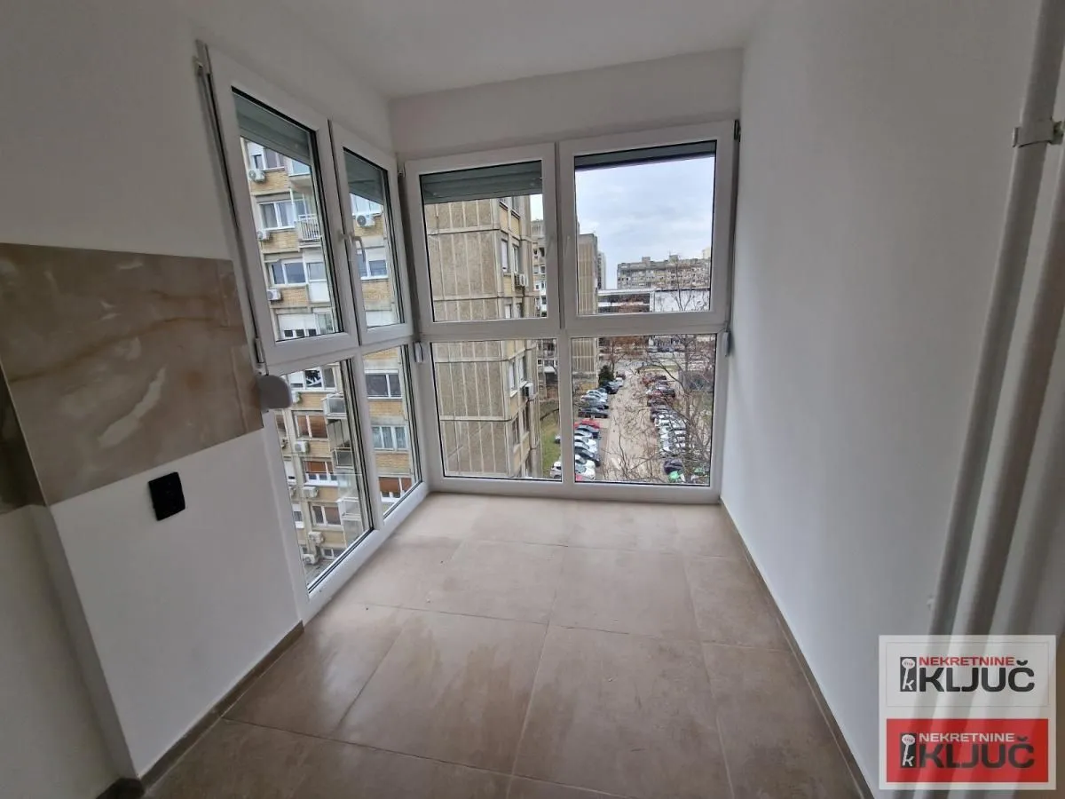Prodaja, trosoban stan, 73m², Bulevar Oslobodjenja, Novi Sad Sve Podlokacije