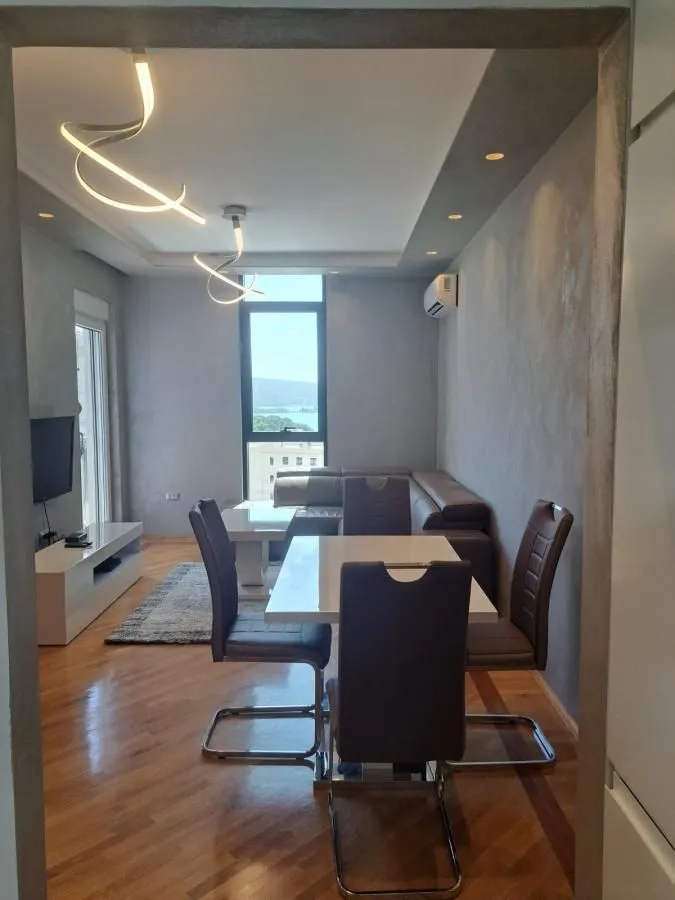 Rent, studio apartment, 51m², Centar, Tivat