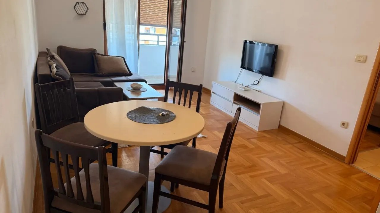 Rent, one bedroom apartment, 45m², Stari Aerodrom, Podgorica