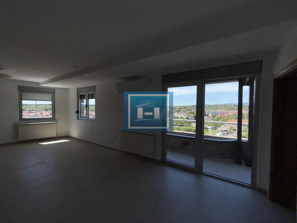 Prodaja, dvosoban stan, 95m², Vašarište, Jagodina