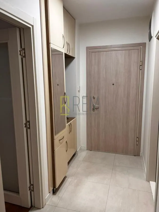 Prodaja, jednosoban stan, 49m², Central Point, Podgorica