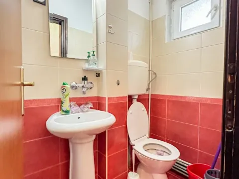 Rent, house, 210m², Stari Aerodrom, Podgorica - image 15