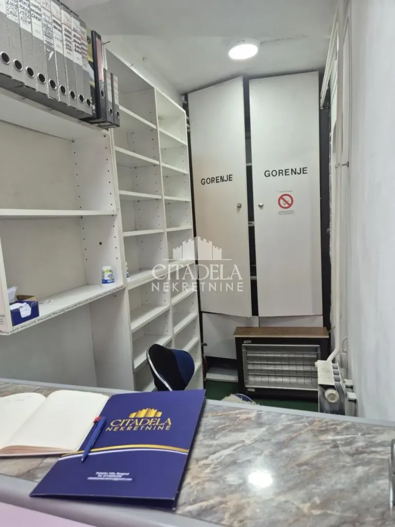 Rent, office space, 22m², Čukarica, Beograd