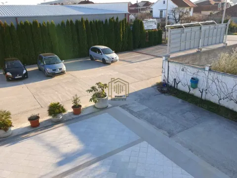 Izdavanje, poslovni prostor, 86m², Gornja Gorica, Podgorica - image 9