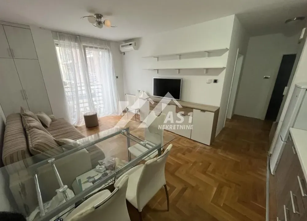 Izdavanje, jednosoban stan, 36m², Rotkvarija, Novi Sad Sve Podlokacije