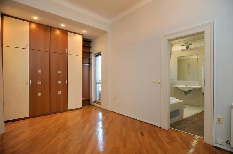 Rent, office space, 160m², Stari Grad, Beograd