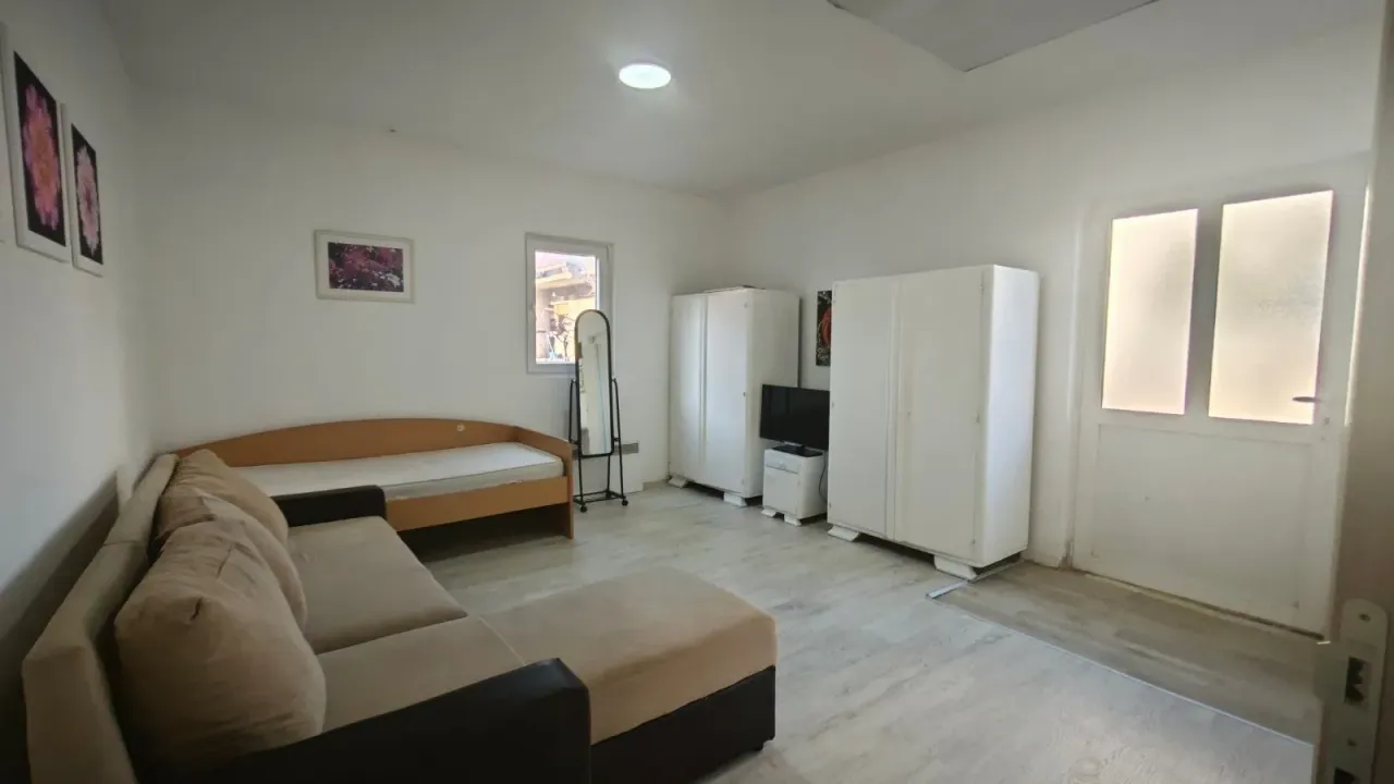 Izdavanje, garsonjera, 33m², Stari Aerodrom, Podgorica