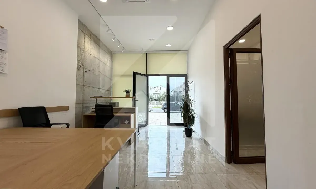 Rent, office space, 84m², Stari Aerodrom, Podgorica