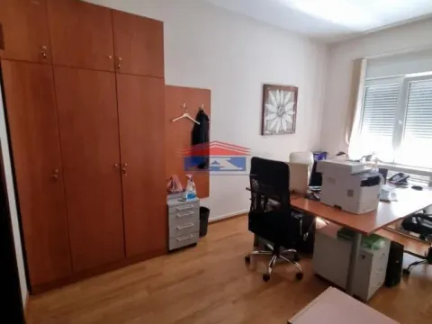 Izdavanje, poslovni prostor, 123m², Bulevar Evrope, Novi Sad Sve Podlokacije - image 3