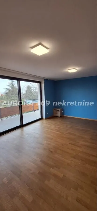 Izdavanje, kuća, 247m², Sremska Kamenica, Petrovaradin