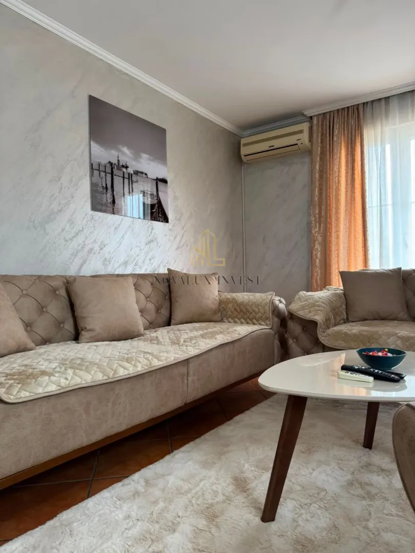 Izdavanje, kuća, 200m², Gornja Gorica, Podgorica