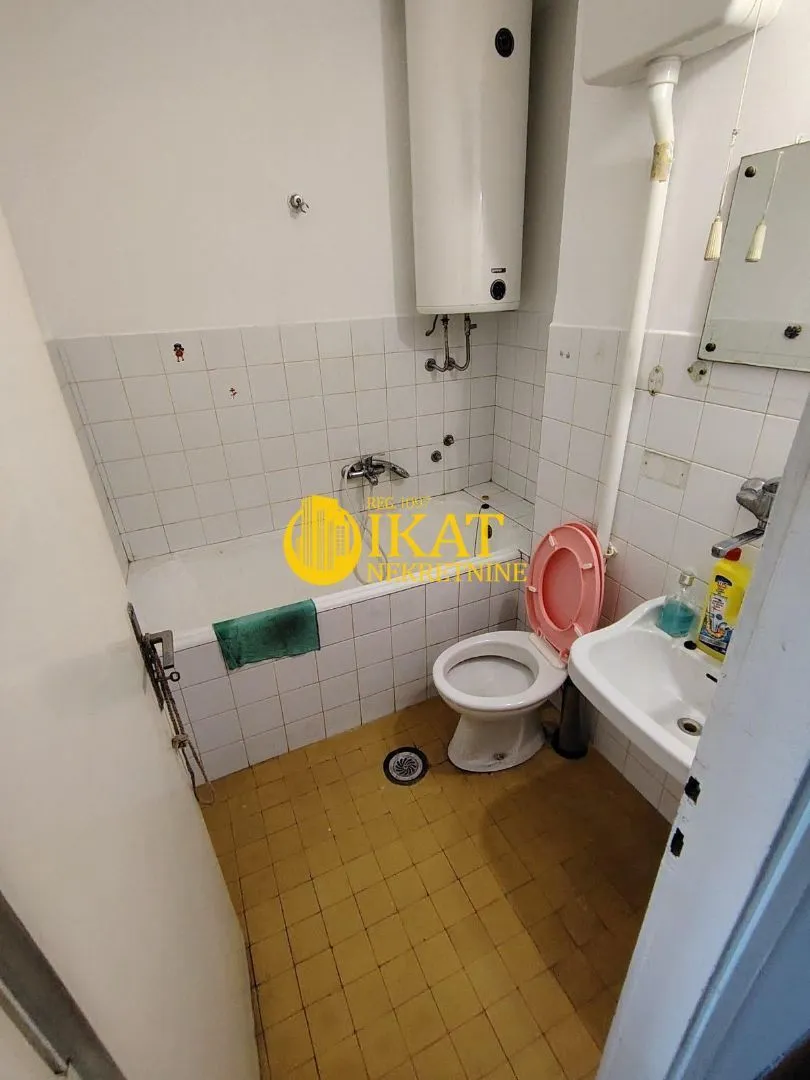 Sale, three bedroom apartment, 73m², Vračar Sve Podlokacije, Beograd