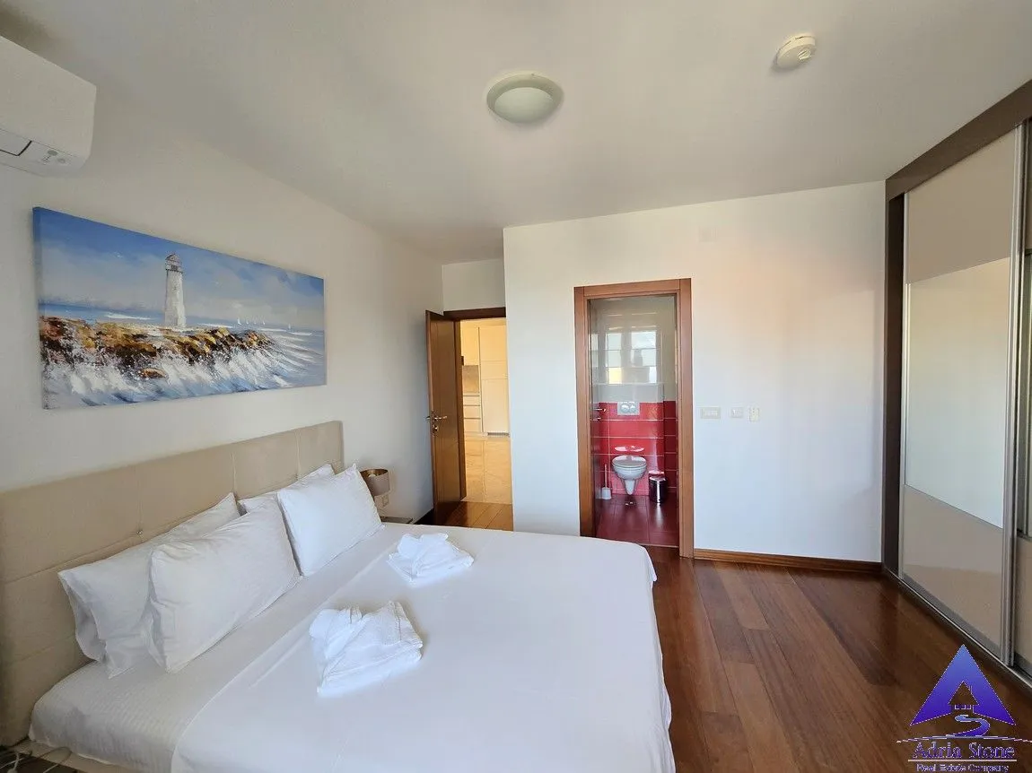 Prodaja, trosoban stan, 107m², Bečići, Budva