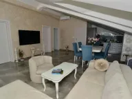 Izdavanje, trosoban stan, 90m², Tivat, Crna Gora - image 10