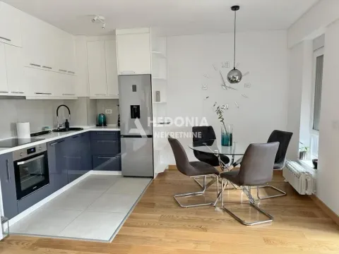 Stan in Novi Beograd Blok 65
