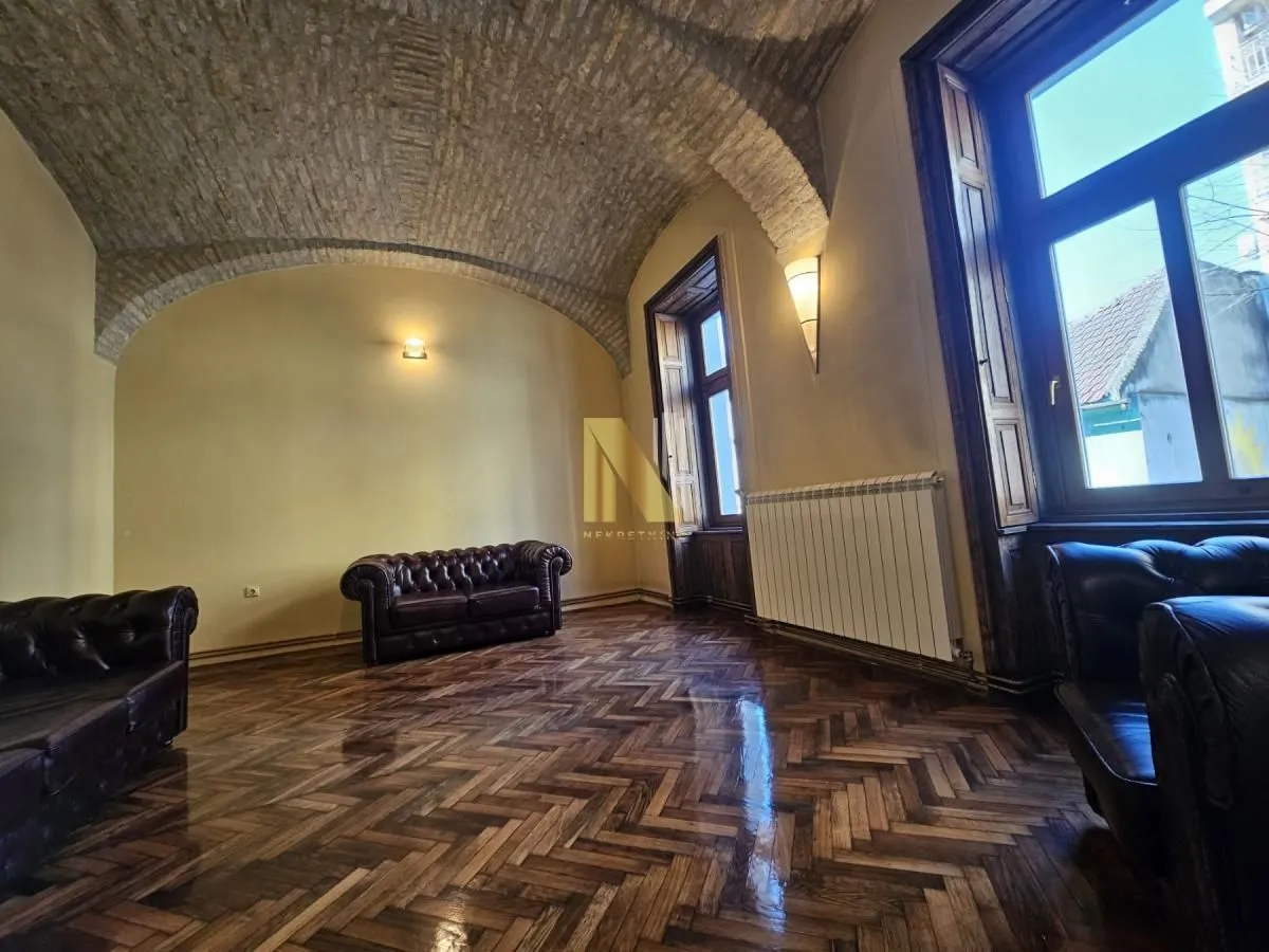 Prodaja, stan, 252m², Centar, Subotica