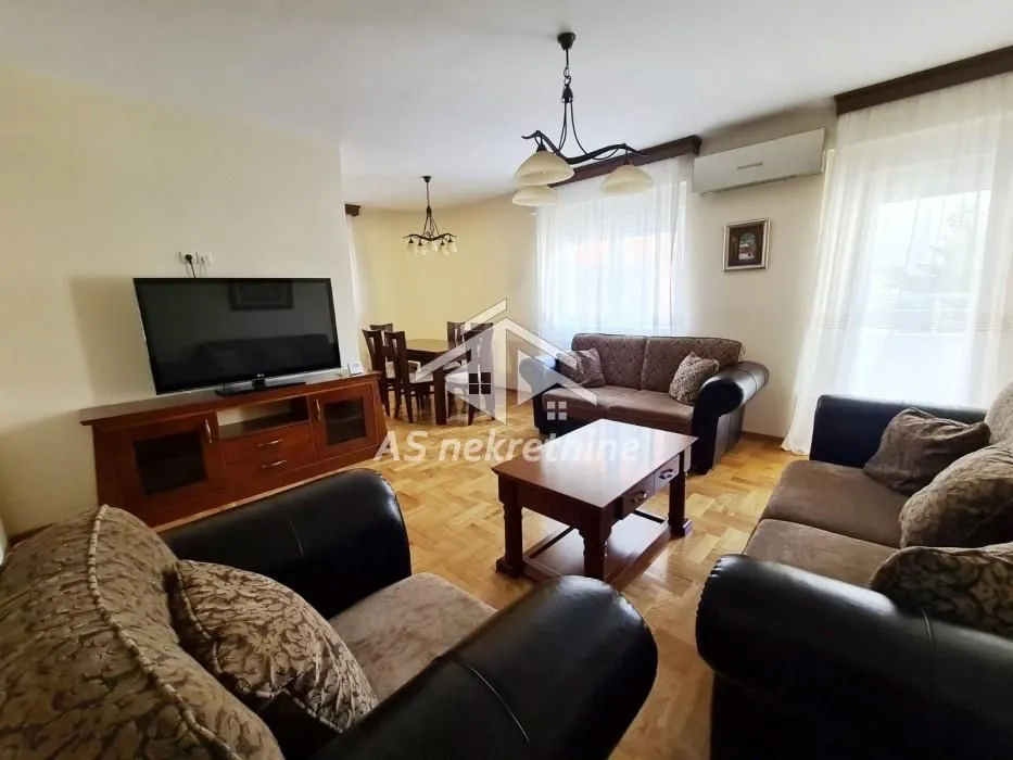 Izdavanje, trosoban stan, 78m², Vračar Hram, Vračar Sve Podlokacije