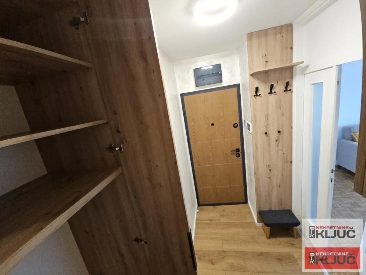 Prodaja, trosoban stan, 75m², Socijalno, Novi Sad Sve Podlokacije