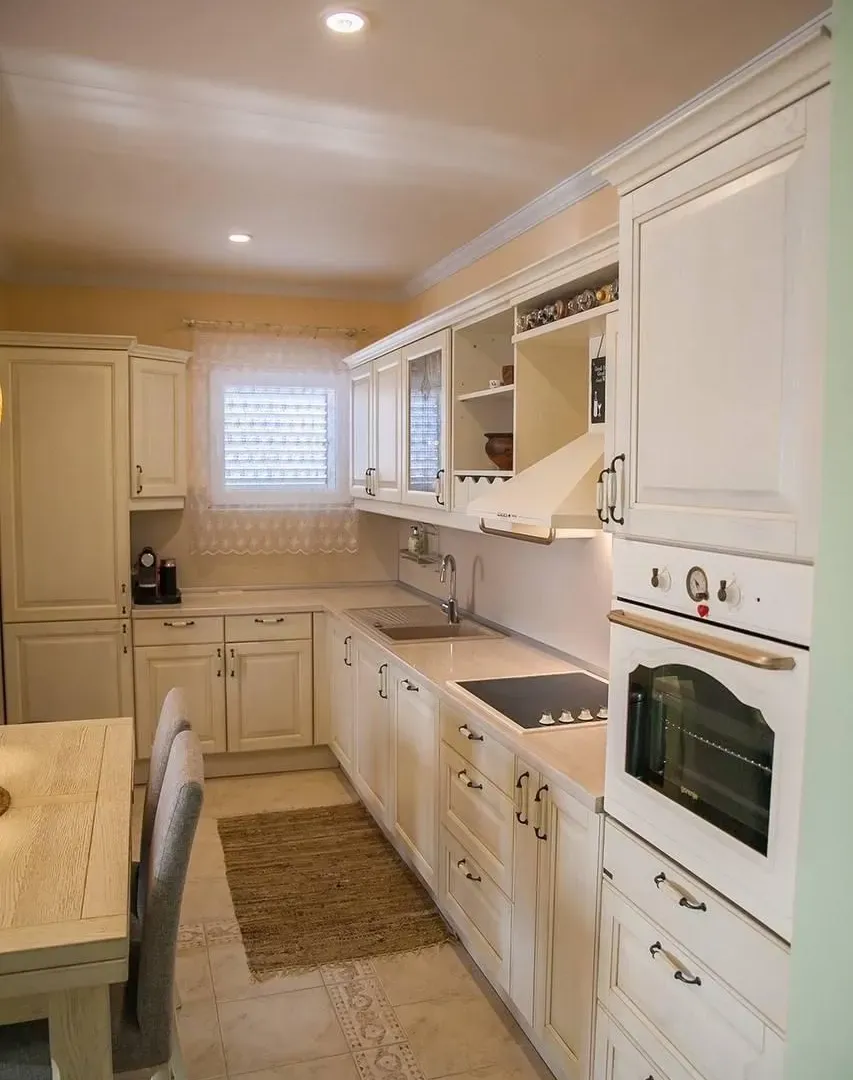 Prodaja, dvosoban stan, 93m², Kalimanj, Tivat