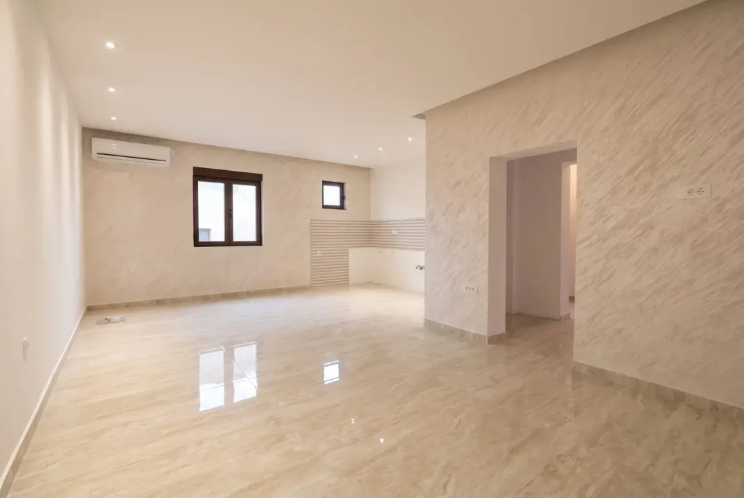 Sale, four bedroom apartment, 78m², Tivat, Crna Gora