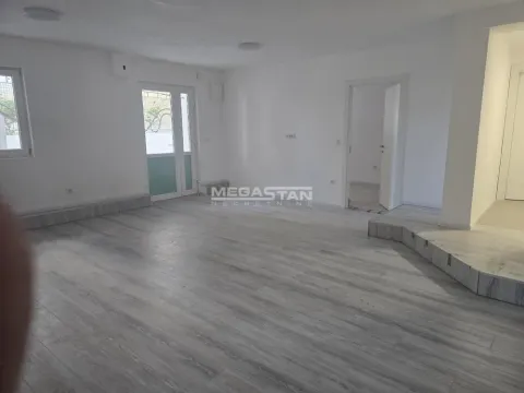 Rent, two bedroom apartment, 57m², Čukarica, Beograd - image 2