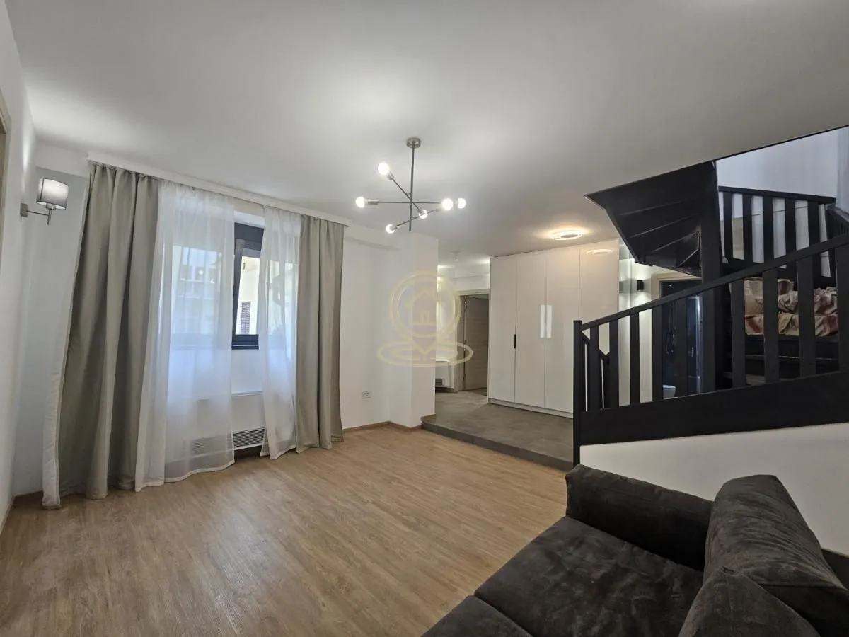 Izdavanje, poslovni prostor, 125m², Slavija, Vračar Sve Podlokacije