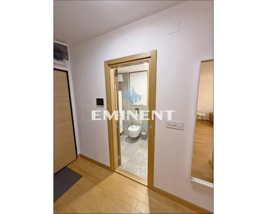 Izdavanje, dvosoban stan, 52m², Zemun Gornji Grad, Zemun Sve Podlokacije