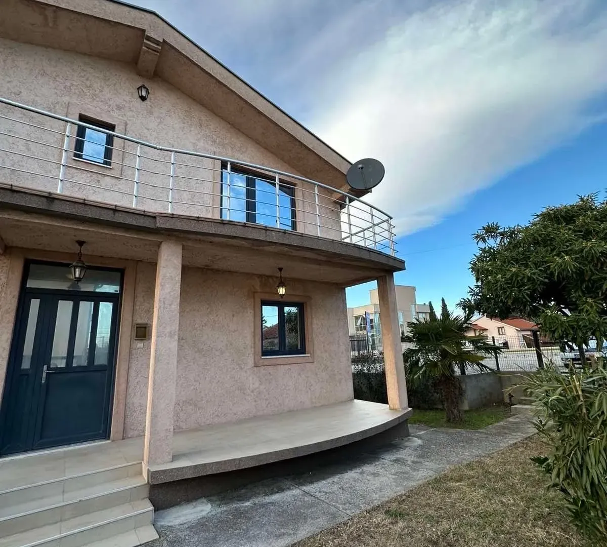 Rent, house, 170m², Gornja Gorica, Podgorica