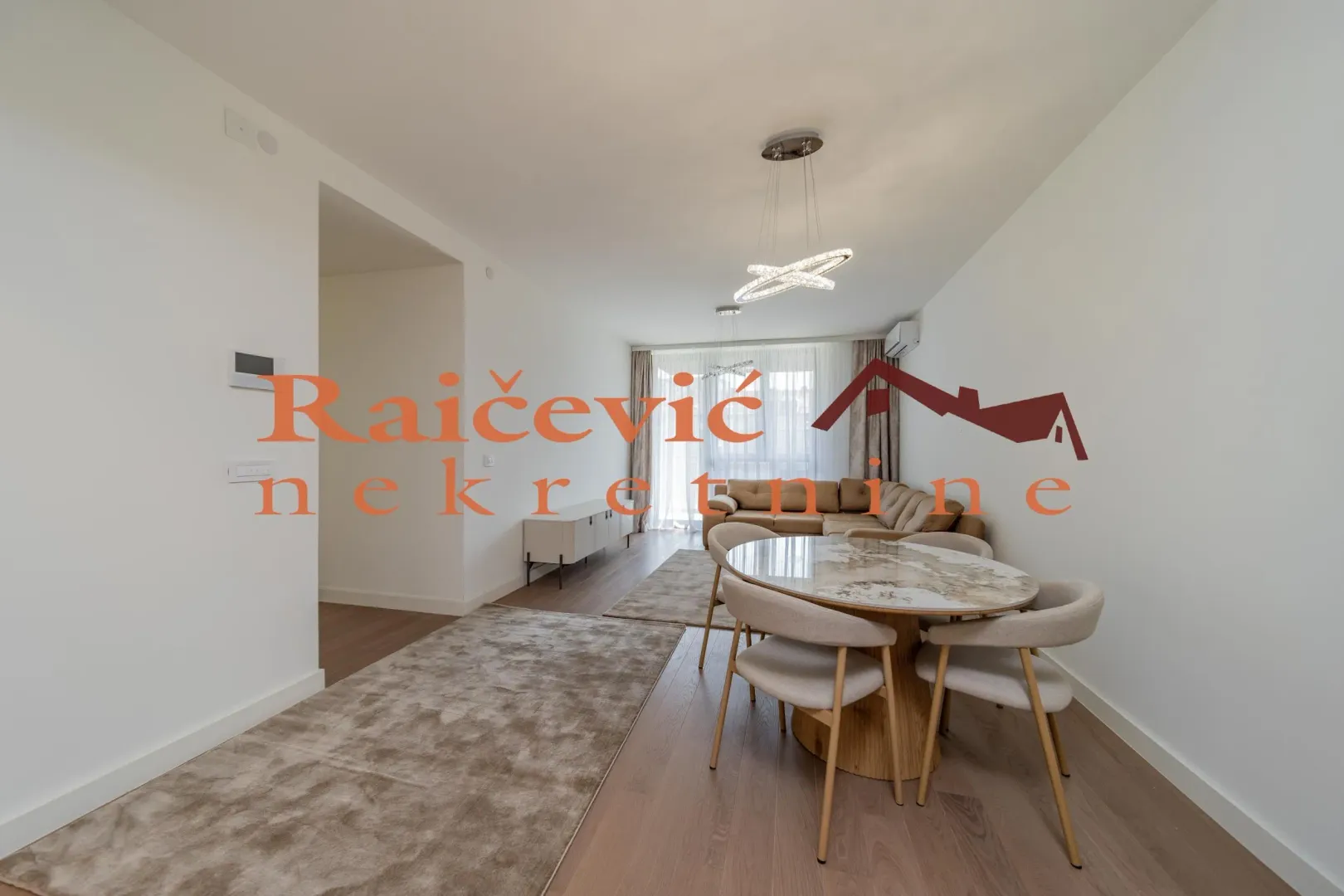 Izdavanje, trosoban stan, 76m², Savski Venac, Beograd