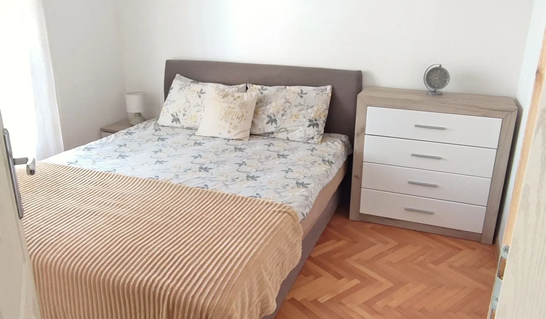 Izdavanje, jednosoban stan, 40m², Adok, Budva