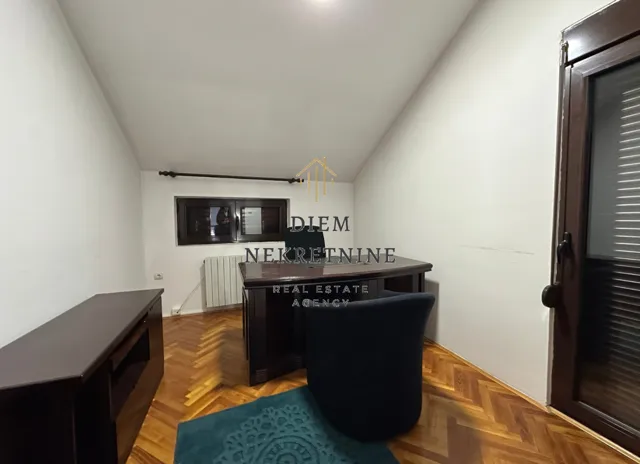 Rent, apartment, 280m², Gorica C, Podgorica