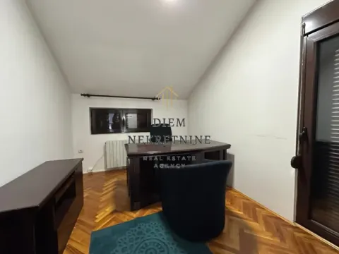 Rent, apartment, 280m², Gorica C, Podgorica - image 14