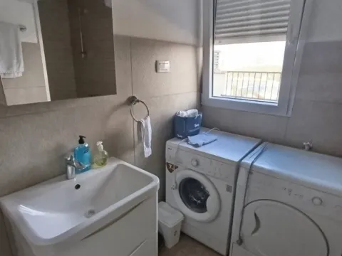 Izdavanje, jednosoban stan, 45m², Centar, Podgorica - image 10