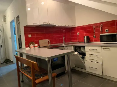 Izdavanje, trosoban stan, 100m², Baošići, Herceg Novi - image 7