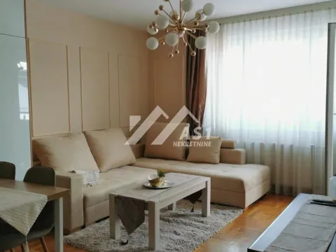 Stan in Bulevar Oslobodjenja