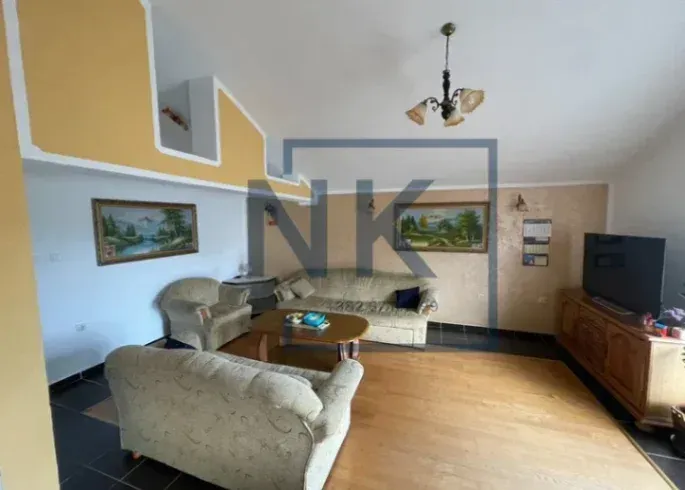 Izdavanje, trosoban stan, 120m², Tološi, Podgorica